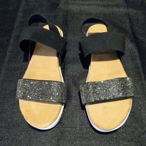 Women's so gorgeous sandals size 7.5